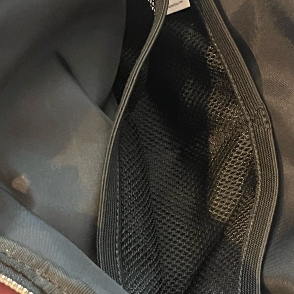 Everest Premium Waist Pack, belt bag, fanny bag. Black and silver - Picture 7 of 7